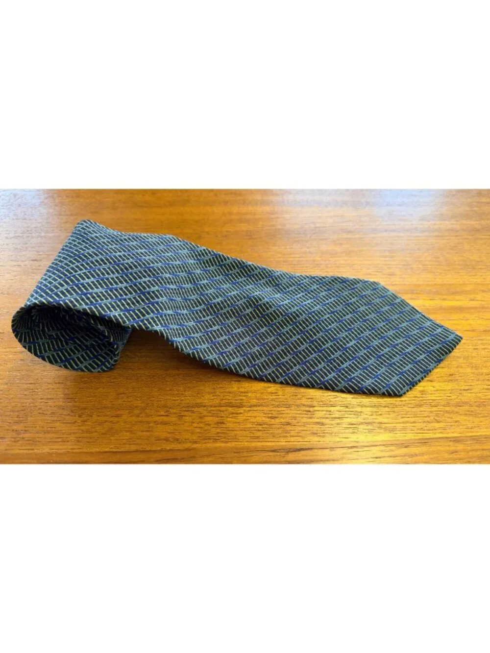 Giorgio Armani Cravatte Blue & Black Striped 100% Silk Neck Tie Made In Italy